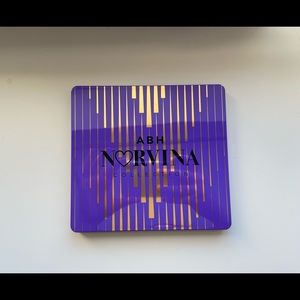 Norvina Pro Pigment palette volume 1